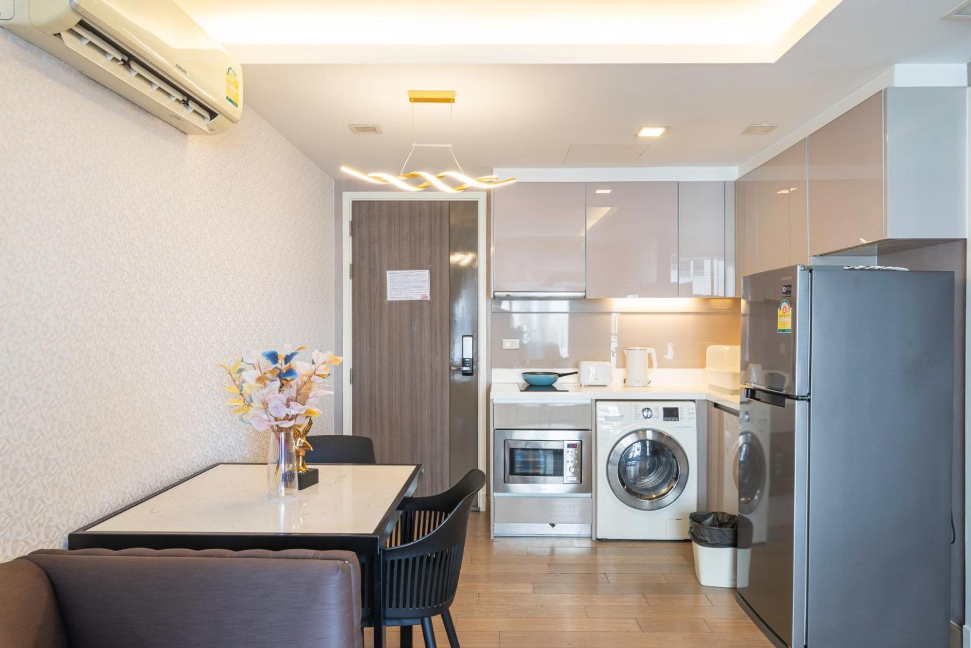 Ferienwohnung Dazzle Sukhumvit 7 By Lefoyer Bangkok Exterior foto